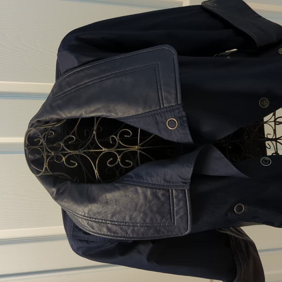 Women's coat - Picture 2 of 9